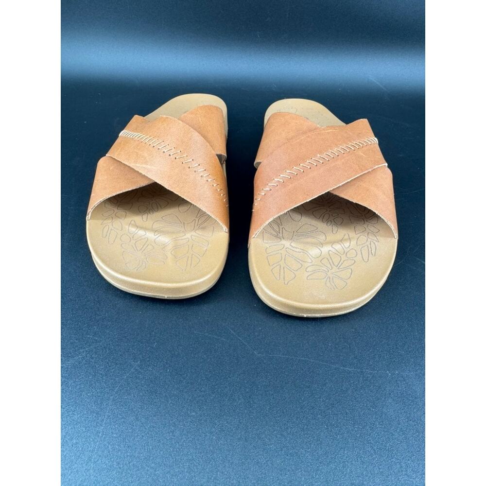 OluKai Kipe'a Olu Sandals Womens 10 Sahara Leather Slide Comfort 20460 FMFM - Picture 2 of 8